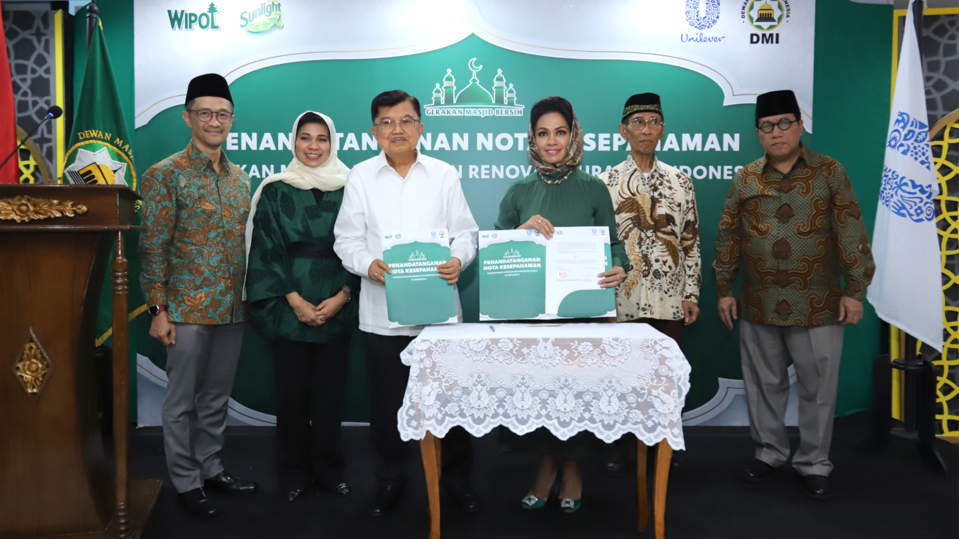 Suasana acara penandatanganan MoU antara DMI dan Unilever Indonesia untuk melakukan program Renovasi 90 Surau