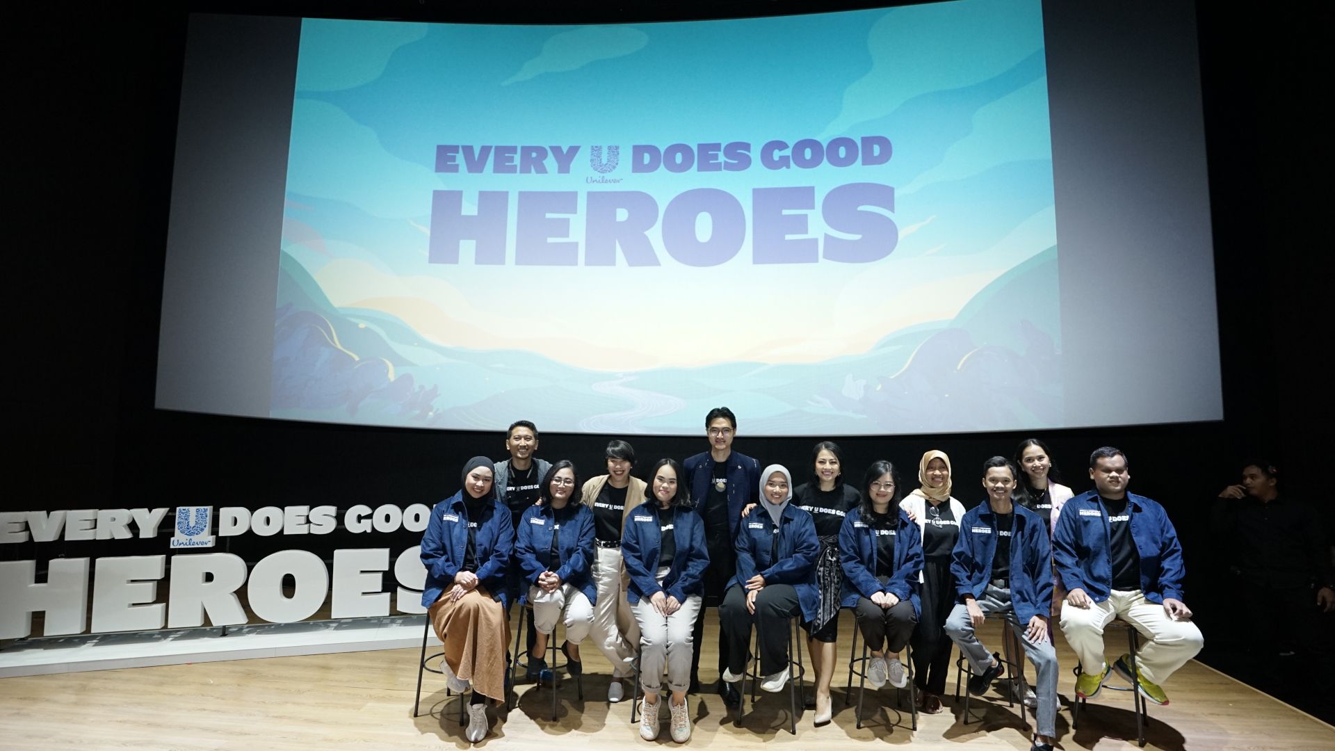 5 mentor yaitu Bijaksana Junerosano , Gita Syahrani, Driando Ahnan-Winarno, Ayu Kartika Dewi, Nicky Clara