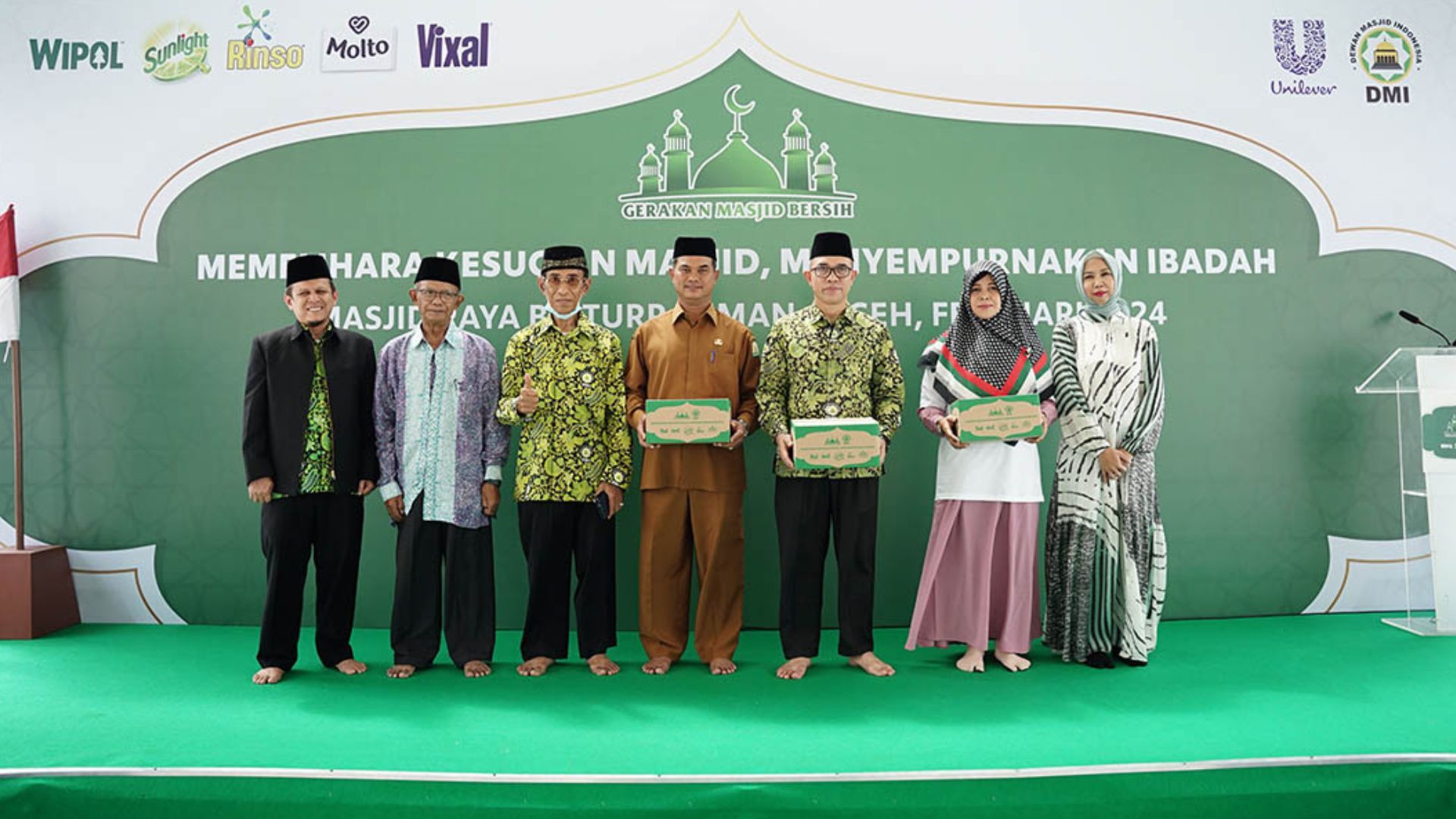 Seremonial apresiasi dan penyerahan bantuan