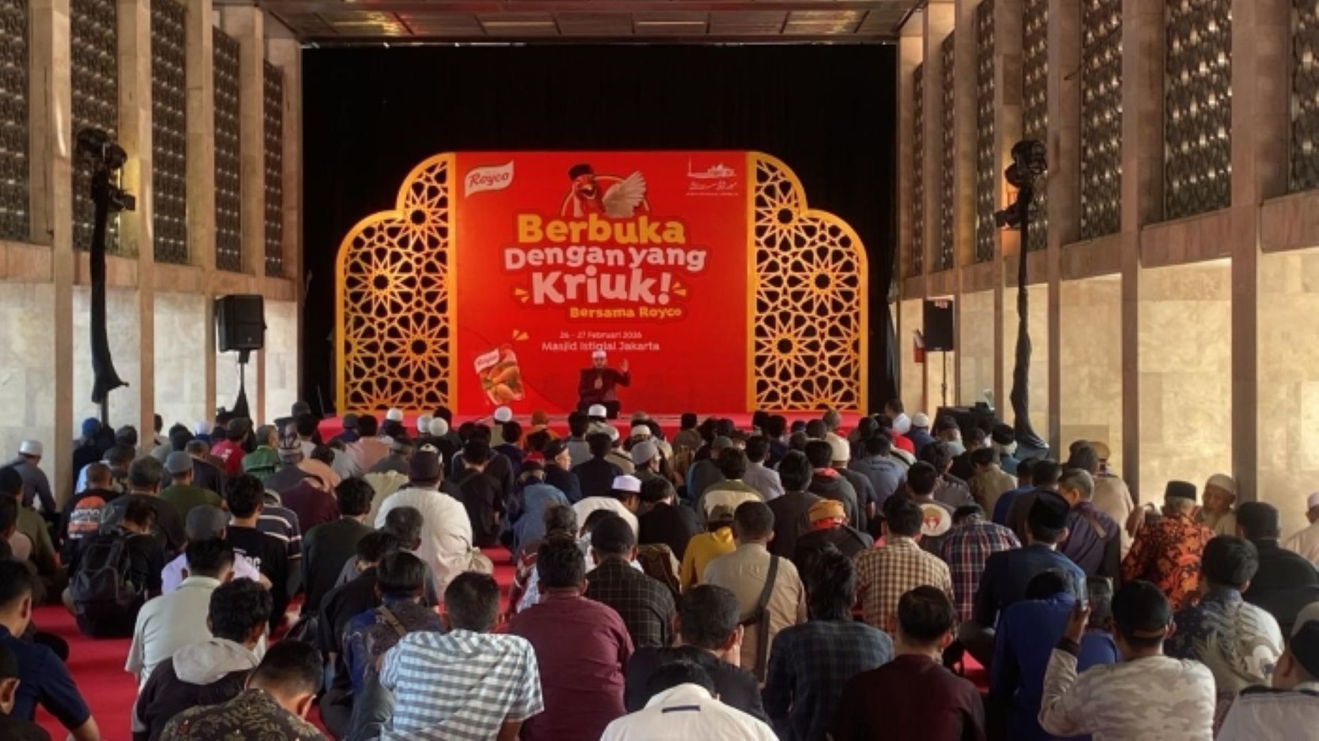 Tausyiah Ramadan dan pembagian 20.000 paket buka puasa gratis di sesi Berbuka dengan yang “Kriuk!”